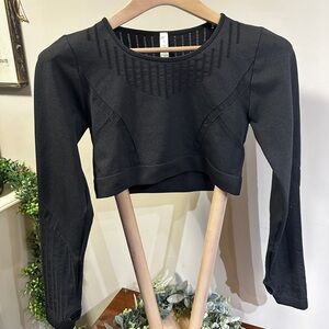 Women’s Black Long Sleeve Cropped Workout Top Spandex Blend Activewear Size L